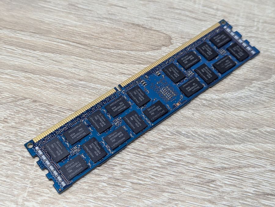 Б/В Оперативна пам'ять SK Hynix HMT42GR7BFR4A-PB 16Gb 1600 МГц