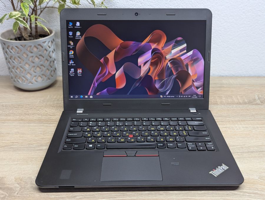 Ноутбук Б/В Lenovo ThinkPad E450, Intel Core i5-5200U, DDR3 8 GB, SSD 128GB, 14" HD