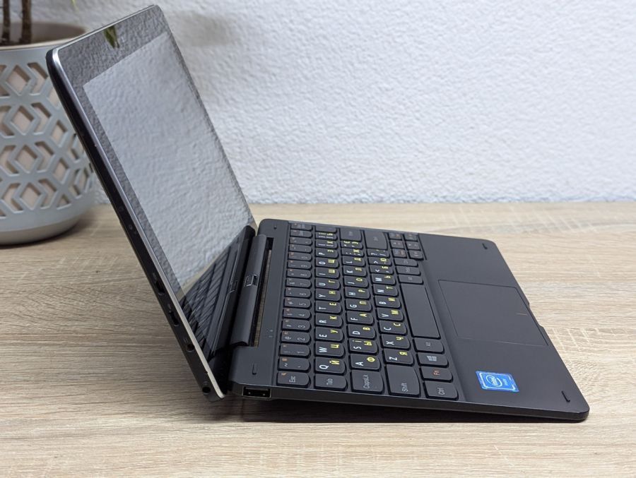 Планшет з клавіатурою Lenovo Ideapad Miix 300-10IBY:11 сенсорний, Intel Atom Z37735F,2 GB DDR3,, SSD 32 Б/В