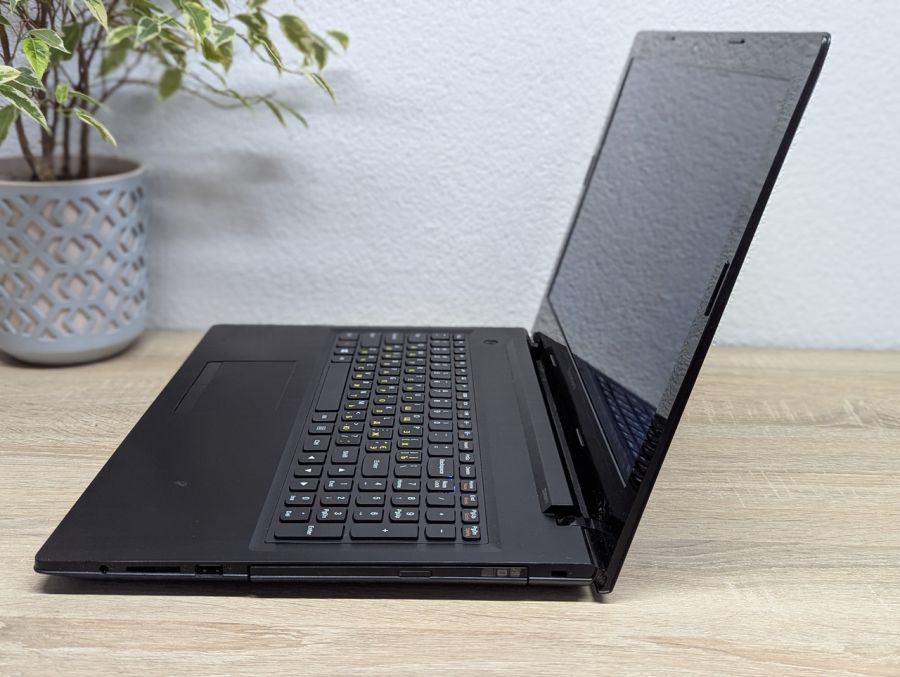 Уцінка! Ноутбук Б/В Lenovo G50-70, Intel Core i3-4005U, DDR3 8 GB, SSD 256GB, AMD Radeon HD 8500M 1 Gb, 15.6" HD