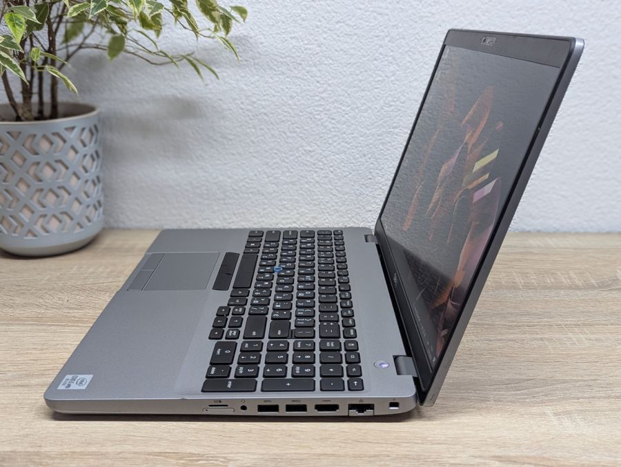 Уцінка! Ноутбук Б/В Dell Latitude 5510, Intel Core i5-10310U, DDR4 16 GB, SSD 256GB, 15.6" Full HD