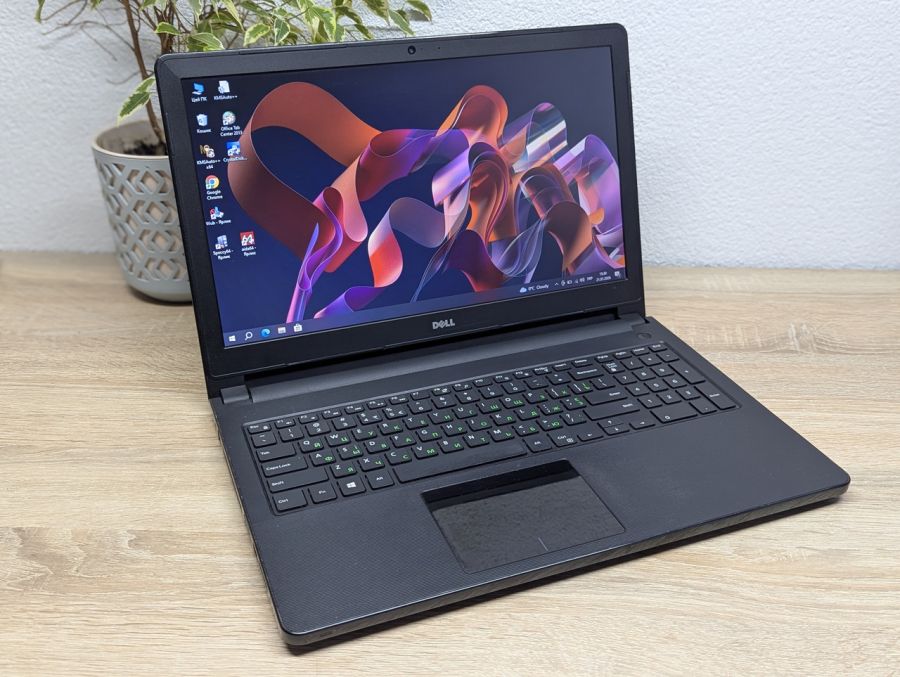 Уцінка! Ноутбук Б/В Dell Vostro 3559, Intel Core i5-6200U, DDR3 8 GB, SSD 256GB, 15.6" HD