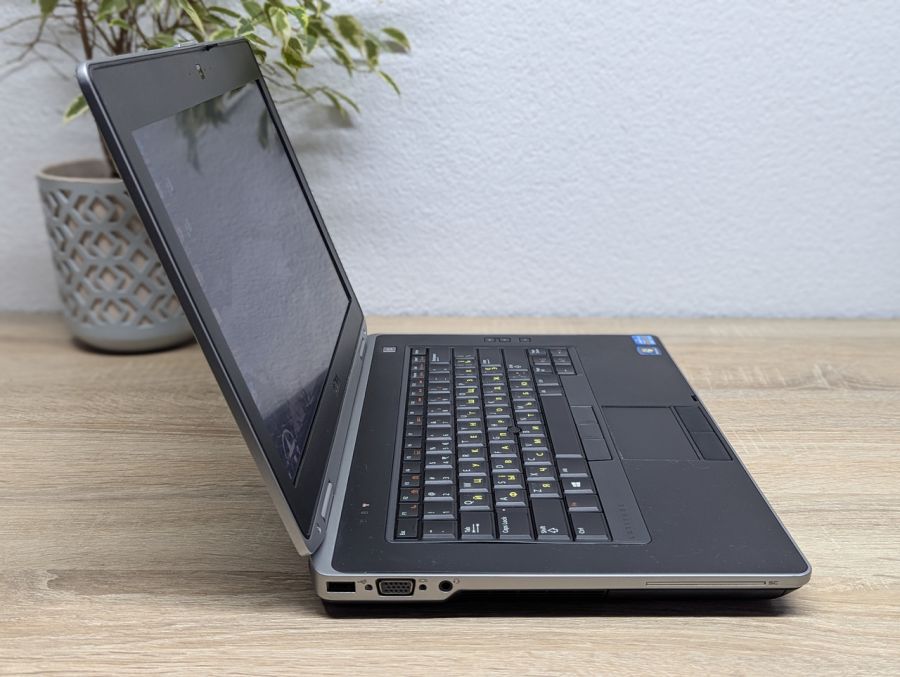 Ноутбук Б/В Dell Latitude E6430, Intel Core i7-3740QM, DDR3 8 GB, SSD 256GB, NVIDIA NVS 5200M 1Gb, 15.6"