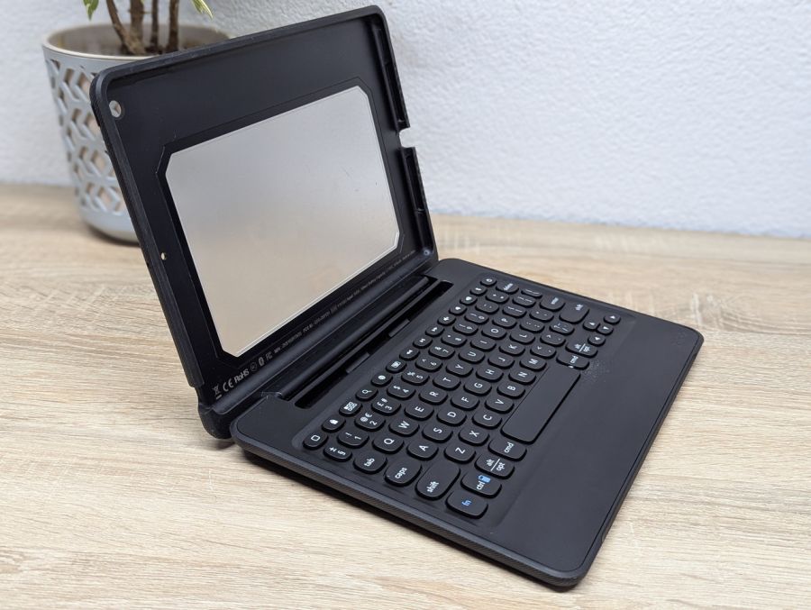 Б/В Чохол-клавіатура ZAGG Rugged Education Keyboard для планшетів Apple iPad 10.2 дюйма