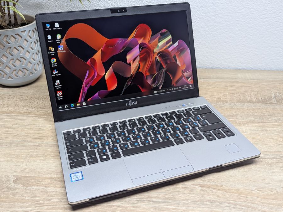 Уцінка! Ноутбук Б/В Fujitsu S936, Intel Core i5-6200U, DDR4 4 GB, SSD 128GB, 13" Full HD