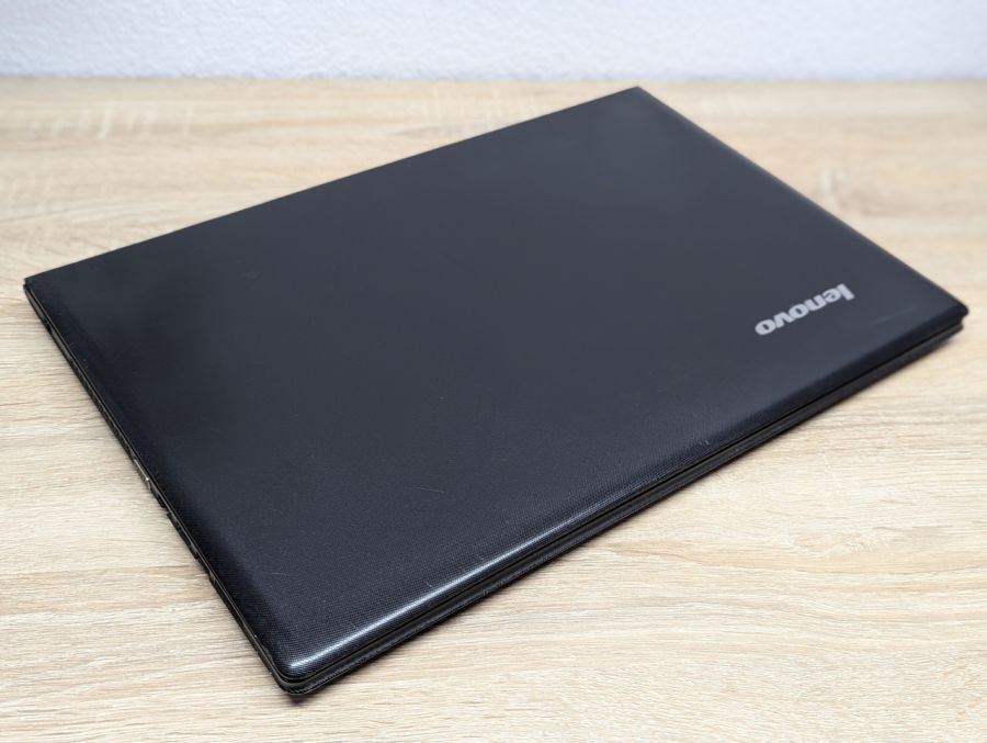 Ноутбук Б/В Lenovo IdeaPad 300-17ISK, Intel Core i5-6200U, DDR3 8 GB, SSD 256GB, 17.3" HD