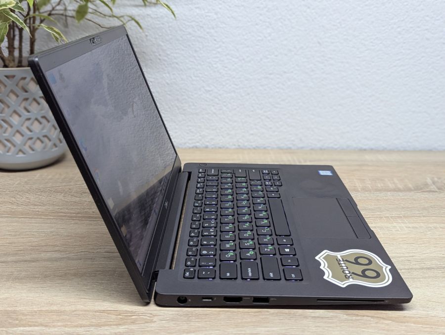Ноутбук Б/В Dell Latitude 7400, Intel Core i5-8365U, DDR4 8 GB, SSD 256GB, 14" Full HD