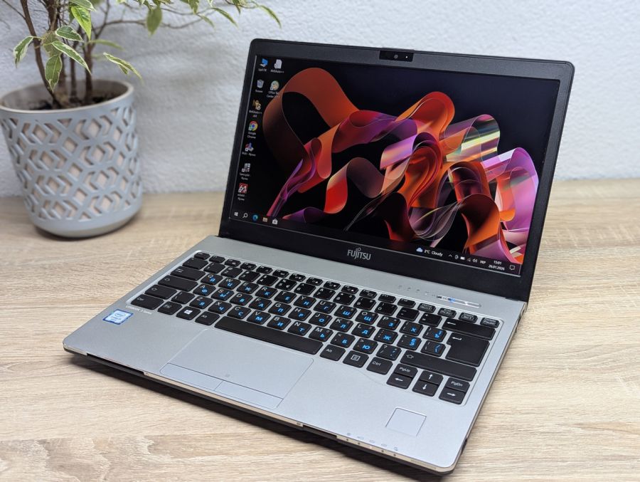 Ноутбук Б/В Fujitsu S936, Intel Core i5-6200U, DDR4 8 GB, SSD 256GB, 13" Full HD