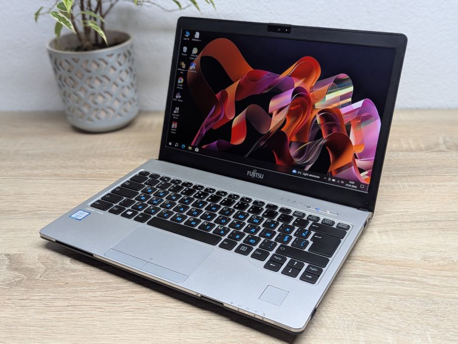 Уцінка! Ноутбук Б/В Fujitsu S936, Intel Core i5-6200U, DDR4 4 GB, SSD 128GB, 13" Full HD
