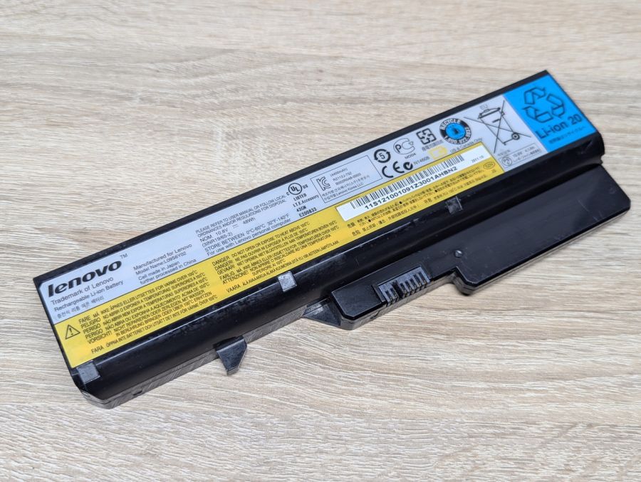 Б/В Оригінальна акумуляторна батарея Lenovo L09S6Y02