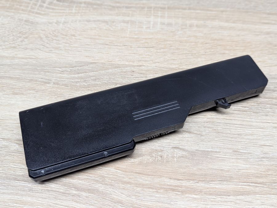Б/В Оригінальна акумуляторна батарея Lenovo L09S6Y02