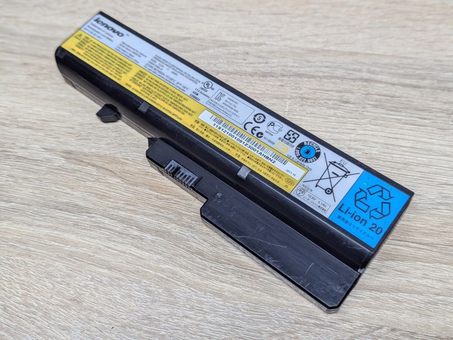 Б/В Оригінальна акумуляторна батарея Lenovo L09S6Y02