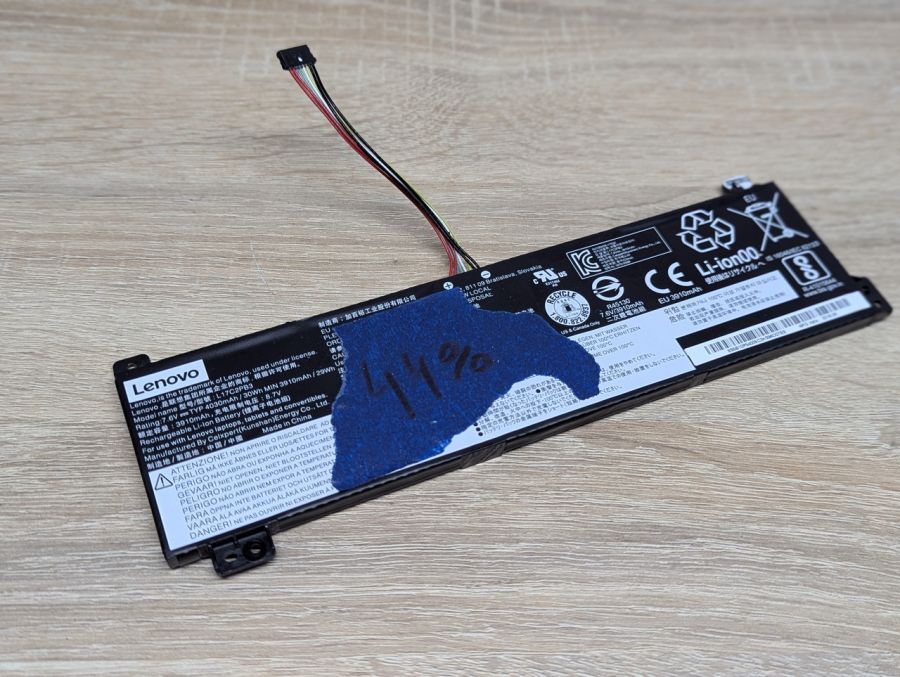Б/В Оригінальна акумуляторна батарея Lenovo L17C2PB3