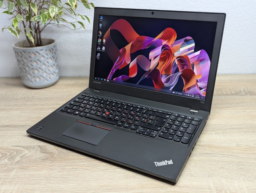 Уцінка! Ноутбук Б/В Lenovo T550, Intel Core i5-5300U, DDR3 8 GB, SSD 128GB, 15.6" Full HD