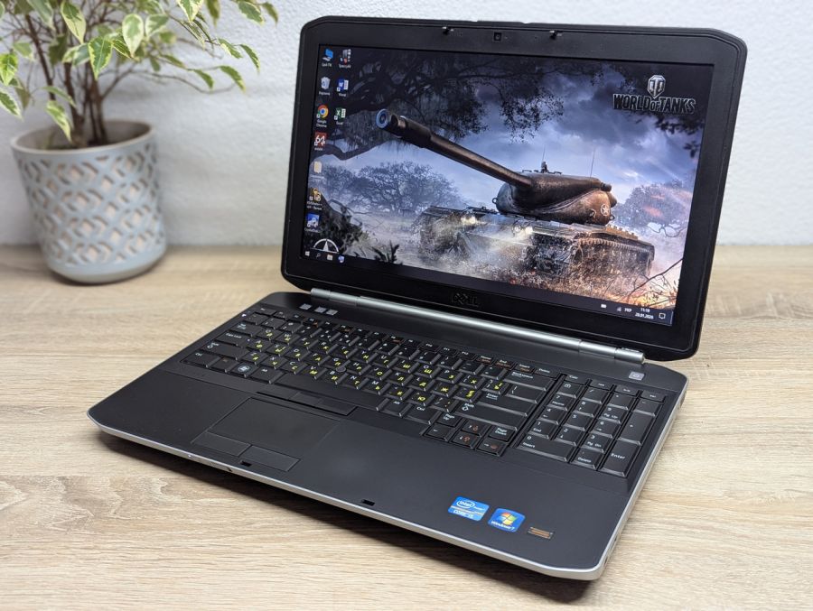 Ноутбук Б/В Dell Latitude E5520, Intel Core i5-2410M, DDR3 8 GB, SSD 128GB, 15.6" HD