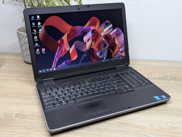 Уцінка! Ноутбук Б/В Dell E6540, Intel Core i5-4310M, DDR3 8 GB, SSD 256GB, AMD Radeon HD 8790M 2Gb, 15.6" HD