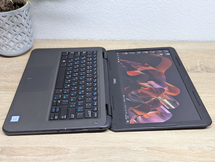Ноутбук Б/В Dell Latitude 3310, Intel Core i3-8145U, DDR4 8 GB, SSD 128GB, 13" Full HD