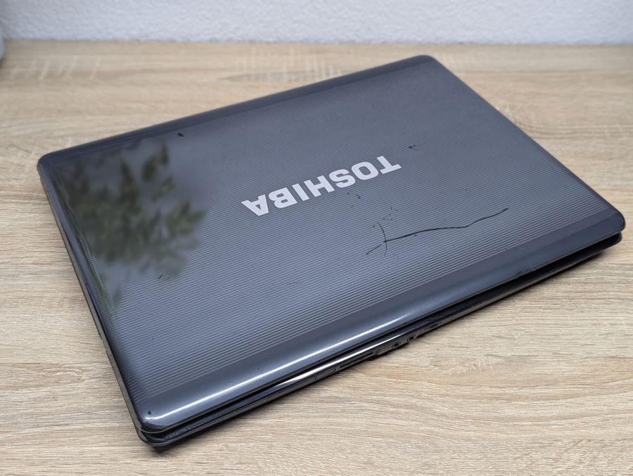 Уцінка! Ноутбук Б/В Toshiba Satellite P300, Intel Core 2 Duo T5750, DDR2 4 GB, HDD 500GB, Radeon HD 3400, 17.1" HD