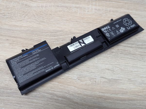 Б/В Оригінальна акумуляторна батарея Dell Y6142, W6617