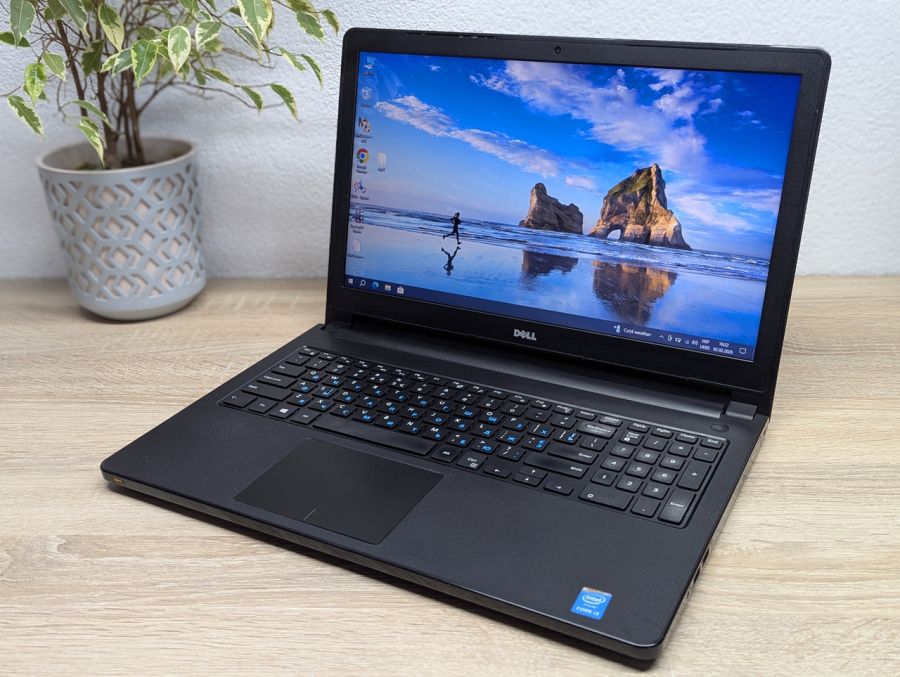 Уцінка! Ноутбук Б/В Dell Inspiron 5558, Intel Core i3-5005U, DDR3 8 GB, SSD 128GB, NVIDIA GeForce 920M 2gb, 15.6"