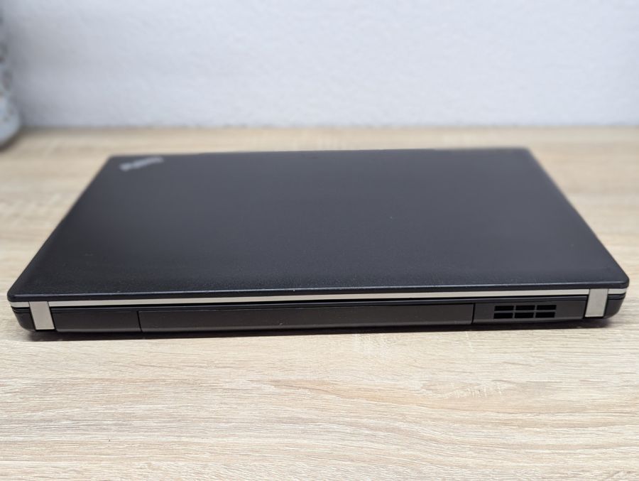 Ноутбук Б/В Lenovo Think Pad Edge E530, Intel Core i5-2450M, DDR3 8 GB, SSD 256GB, NVIDIA GeForce GT 630M 2Gb, 15.6"
