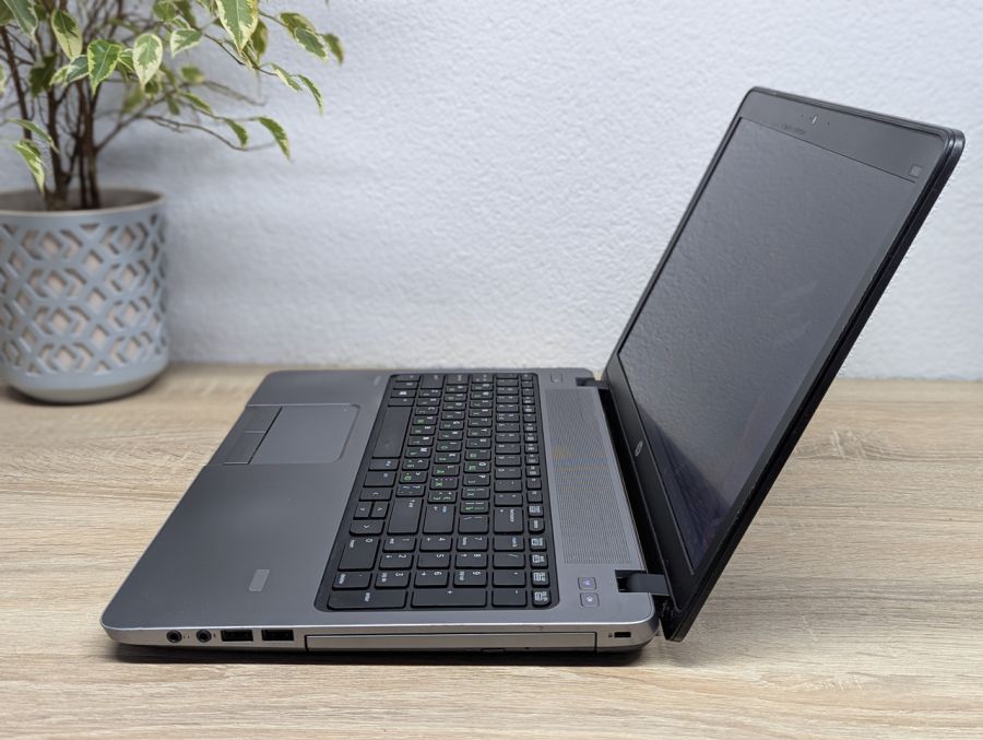 Уцінка! Ноутбук Б/В HP ProBook 450 G1, Intel Core i3-4000M, DDR3 8 GB, SSD 128GB, 15.6" HD