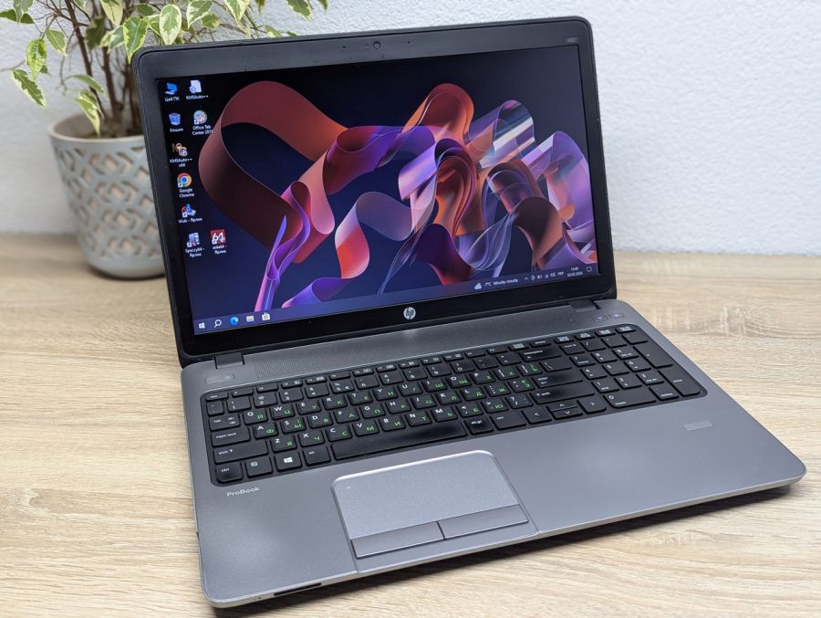 Уцінка! Ноутбук Б/В HP ProBook 450 G1, Intel Core i3-4000M, DDR3 8 GB, SSD 128GB, 15.6" HD