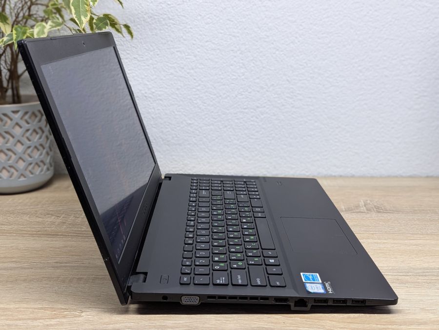 Ноутбук Б/В ASUS P2540U, Intel Core i3-7100U, DDR3 8 GB, SSD 128GB, 15.6" Full HD