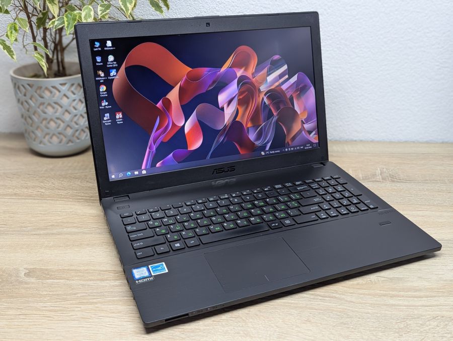 Ноутбук Б/В ASUS P2540U, Intel Core i3-7100U, DDR3 8GB, SSD 128GB, 15.6" Full HD