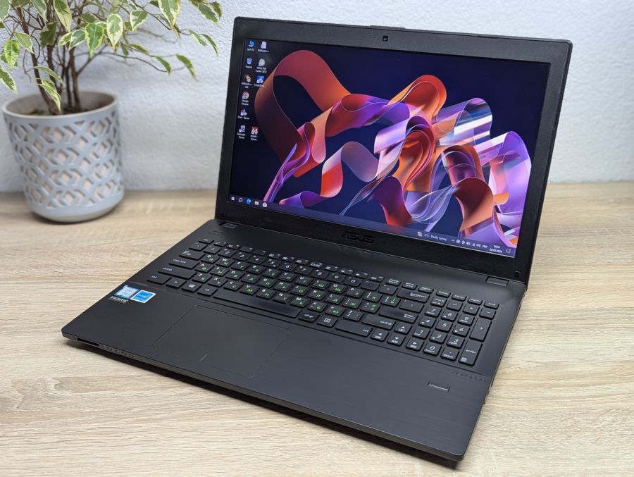 Ноутбук Б/В ASUS P2540U, Intel Core i3-7100U, DDR3 8 GB, SSD 128GB, 15.6" Full HD
