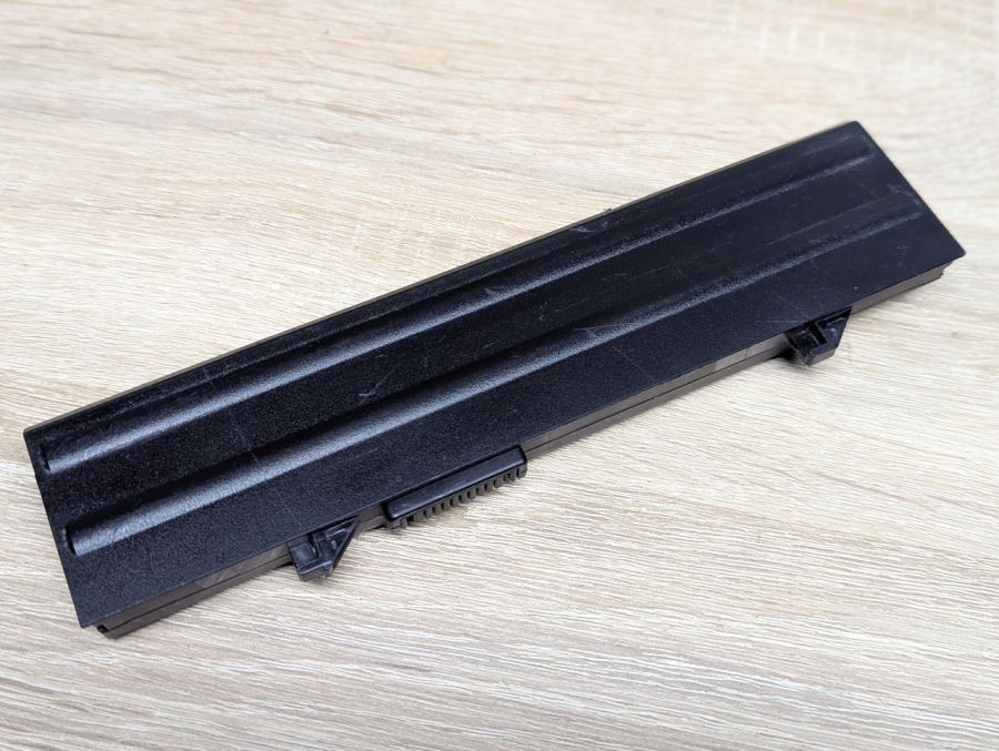 Б/В Оригінальна акумуляторна батарея Dell KM742 [ProductHub SKU KM742]