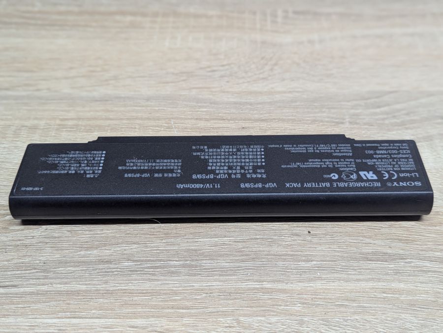 Б/В Оригінальна акумуляторна батарея Sony VGP-BPS9\B