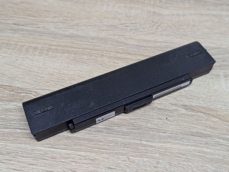 Б/В Оригінальна акумуляторна батарея Sony VGP-BPS9\B