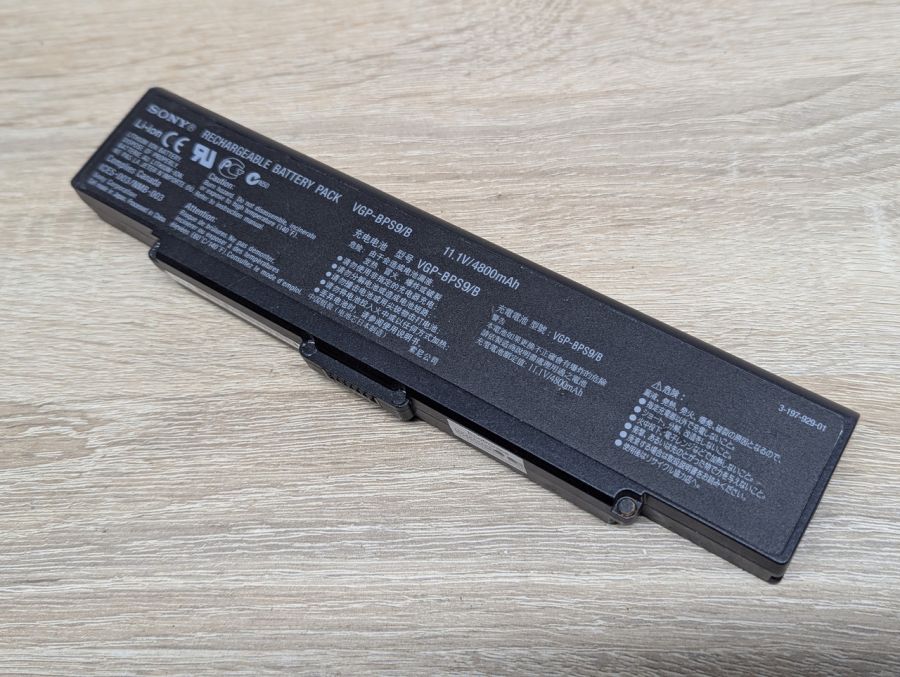 Б/В Оригінальна акумуляторна батарея Sony VGP-BPS9\B