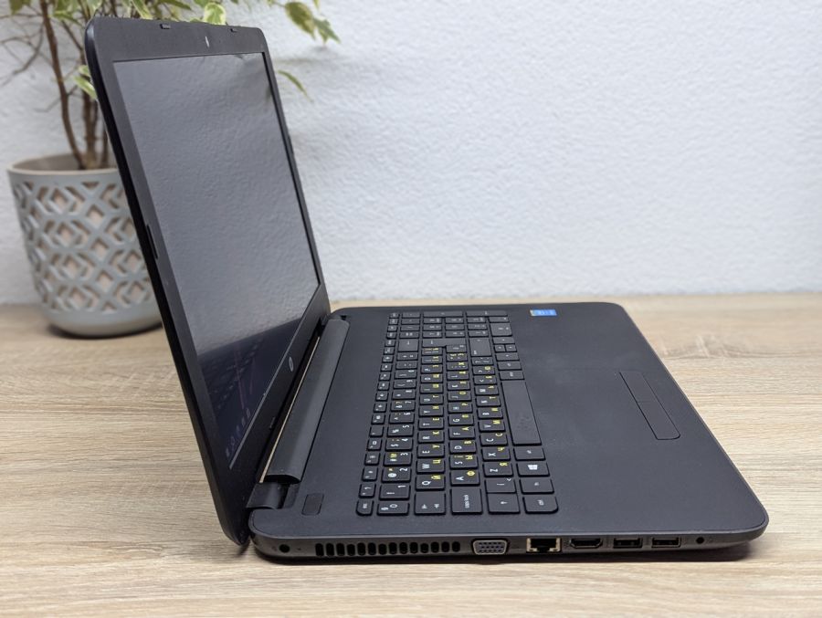 Ноутбук Б/В HP 250 G4, Intel Core i3-4005U, DDR3 8GB, SSD 128GB, 15.6" HD