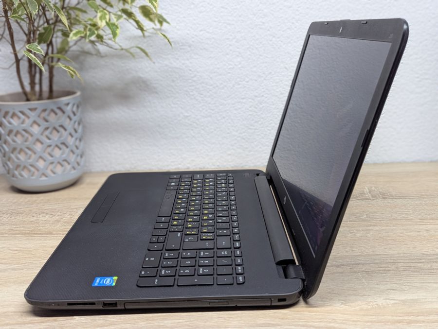 Ноутбук Б/В HP 250 G4, Intel Core i3-4005U, DDR3 8 GB, SSD 128GB, 15.6" HD