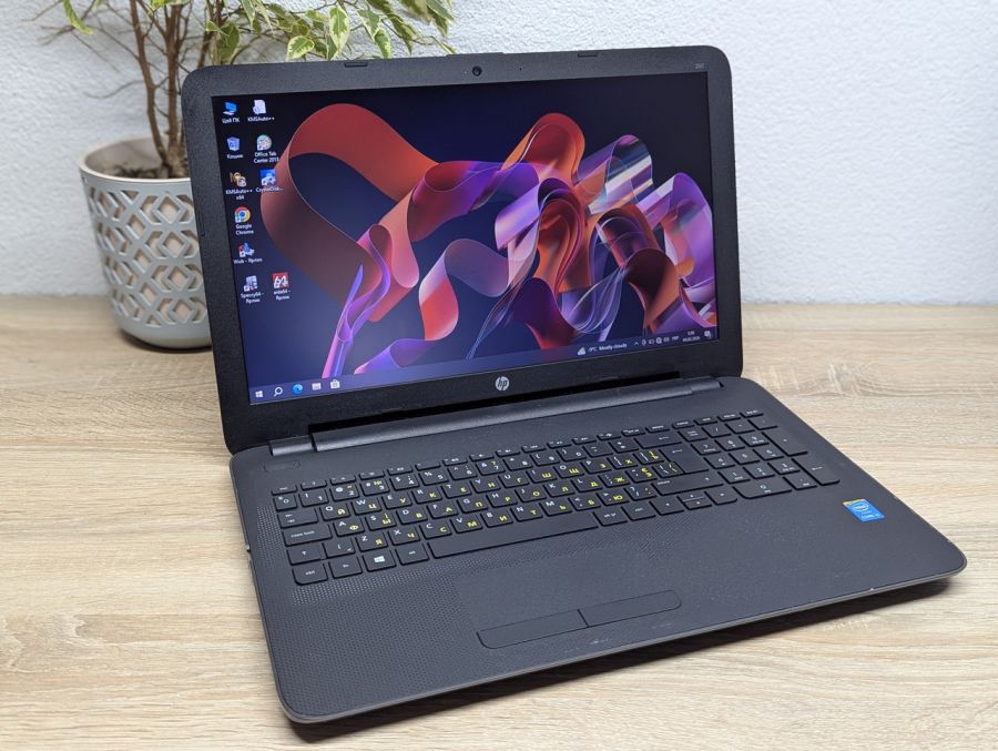 Уцінка! Ноутбук Б/В HP 250 G4, Intel Core i3-4005U, DDR3 8 GB, SSD 128GB, 15.6" HD