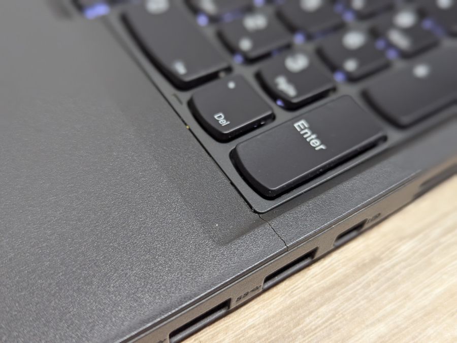 Уцінка! Ноутбук Б/В Lenovo ThinkPad T560, Intel Core i5-6200U, DDR3, SSD 128GB, 15.6" Full HD