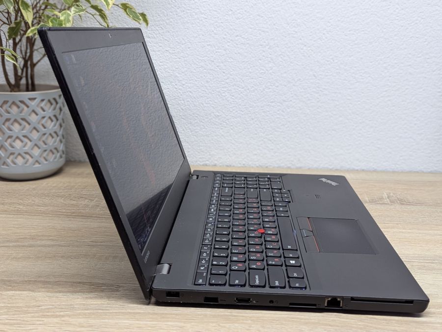 Уцінка! Ноутбук Б/В Lenovo ThinkPad T560, Intel Core i5-6200U, DDR3, SSD 128GB, 15.6" Full HD