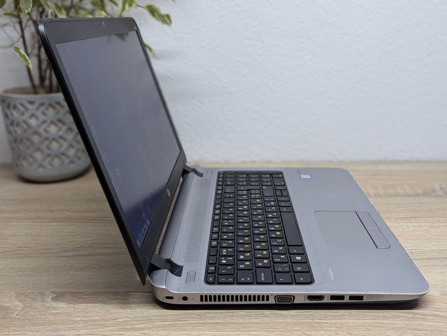Уцінка! Ноутбук Б/В HP ProBook 450 G3, Intel Core i5-6200U, DDR3 8 GB, SSD 128GB, 15.6" HD