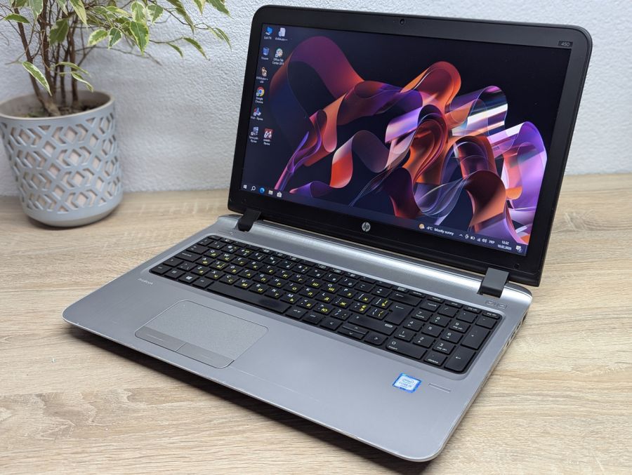 Уцінка! Ноутбук Б/В HP ProBook 450 G3, Intel Core i5-6200U, DDR3 8 GB, SSD 128GB, 15.6" HD