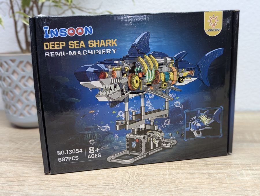 Новий Конструктор Insoon Deep Sea Shark Semi-Machinery