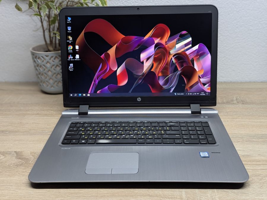 Уцінка! Ноутбук Б/В HP ProBook 470 G3, Intel Core i5-6200U, DDR4 16 GB, SSD 256GB, AMD Radeon R7 M340 1Gb, 17"