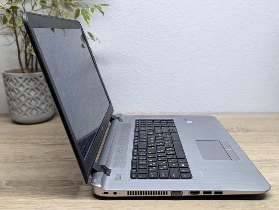 Уцінка! Ноутбук Б/В HP ProBook 470 G3, Intel Core i5-6200U, DDR4 16 GB, SSD 256GB, AMD Radeon R7 M340 1Gb, 17"
