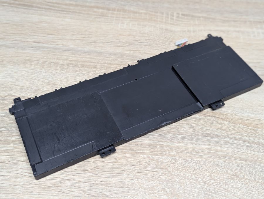 Б/В Акумуляторна батарея Green Cell L13M6P71