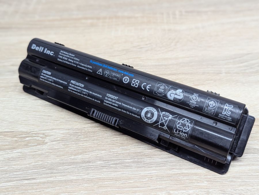 Б/В Оригінальна акумуляторна батарея Dell R795X
