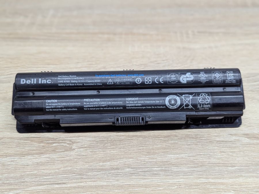 Б/В Оригінальна акумуляторна батарея Dell R795X