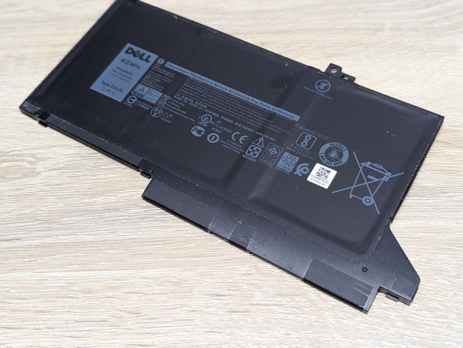 Б/В Оригінальна акумуляторна батарея Dell DJ1J0