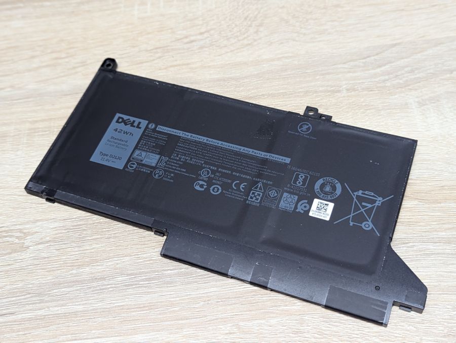 Б/В Оригінальна акумуляторна батарея Dell DJ1J0