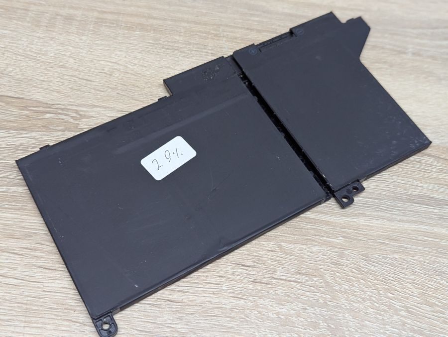 Б/В Оригінальна акумуляторна батарея Dell DJ1J0